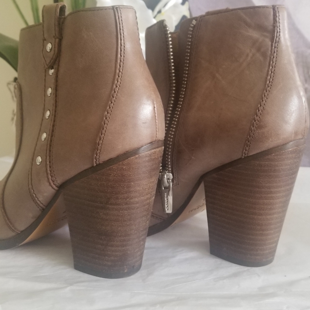 Coach leather bootie size 7M - Picture 5 of 12